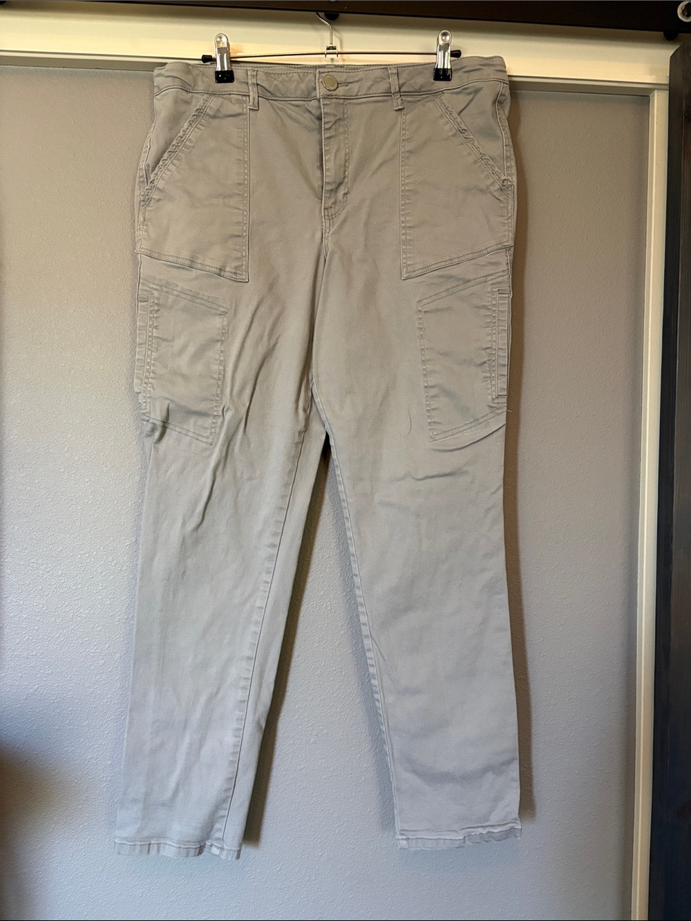 Wit & Wisdom Light Gray Skinny Cargo Ankle Pants